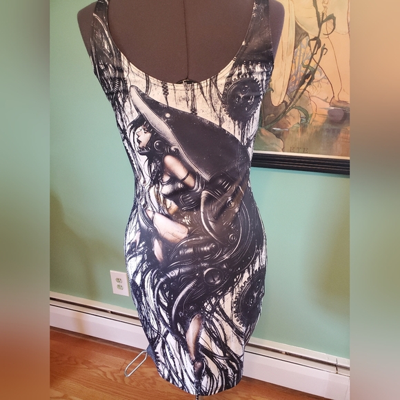 BlackMilk Graphic Dress - Picture 4 of 8